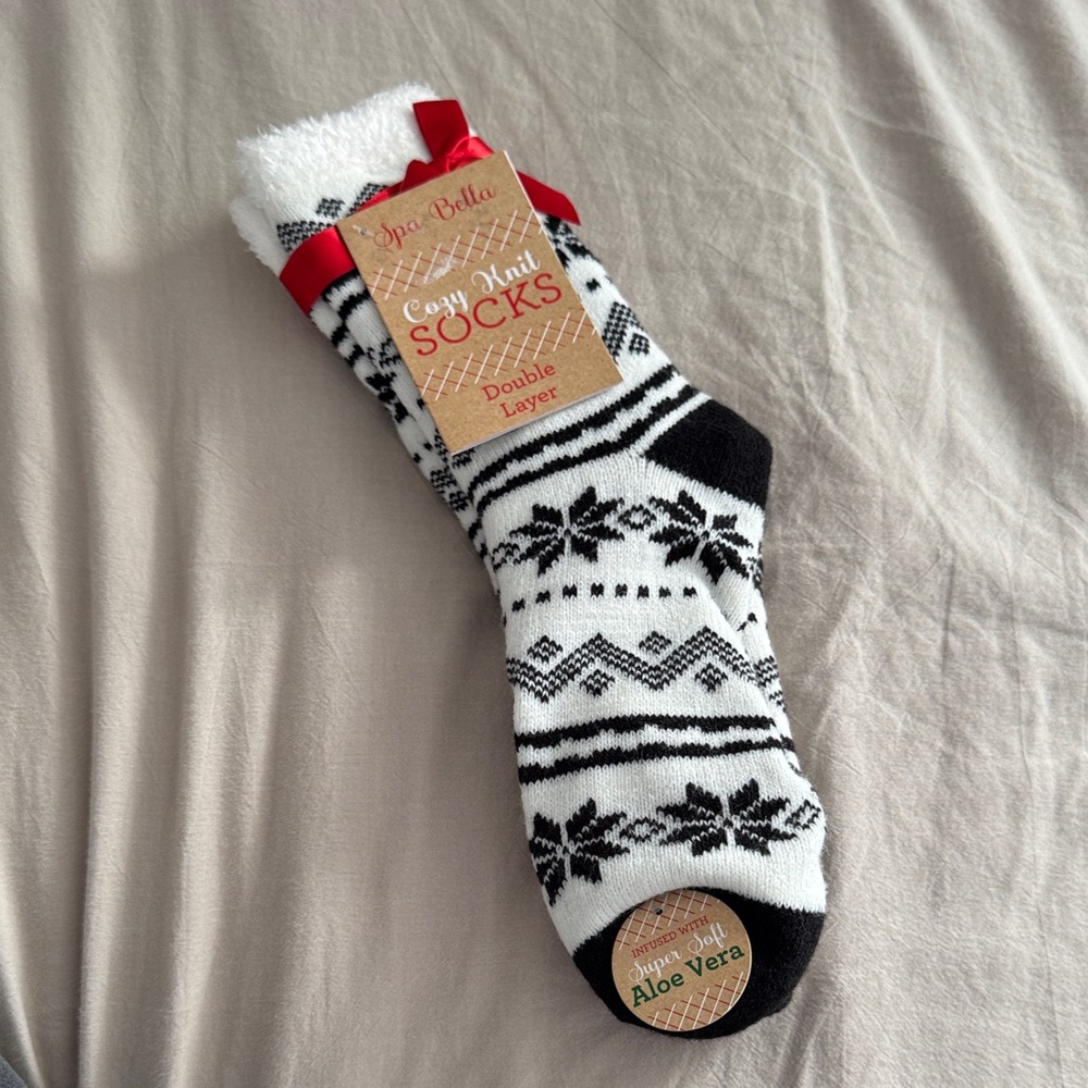 Black and White Cozy Knit Socks